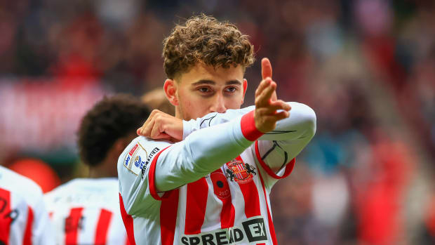 Adil Aouchiche - Sunderland celebration